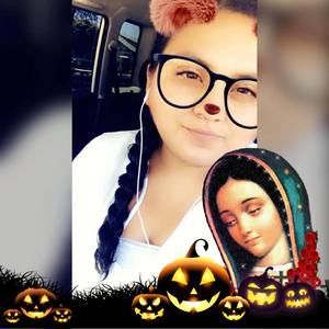 Meet your Posher, Manuela